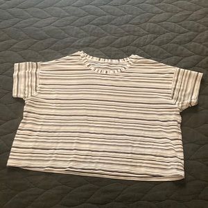 Lululemon perfect crop striped tee. Size 6 but sizing tag missing